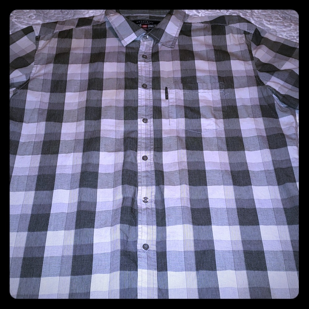 Ecko Unltd. Short Sleeve Button Down Shirt